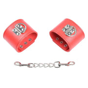 OHMAMA FETISH - ROTE HANDSCHELLEN MIT SCHNAPPVERSCHLUSS - ENGEFREUNDE.COM